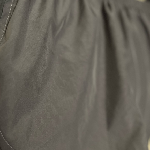 Nike Women's Athletic Shorts in Gray Graphic Pattern - Picture 3 of 4